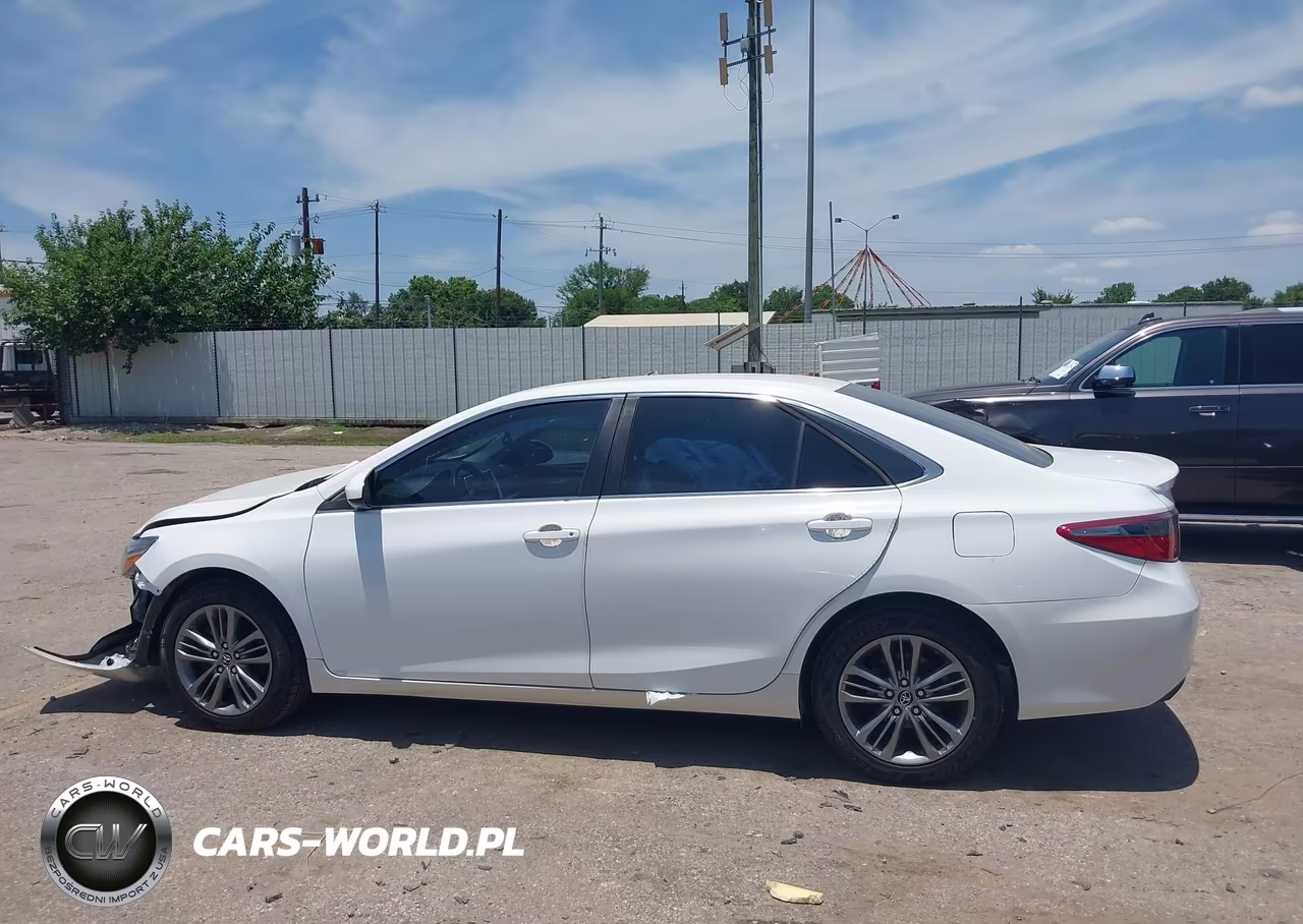 2015 Toyota Camry Se VIN:4T1BF1FK4FU493619 - 14
