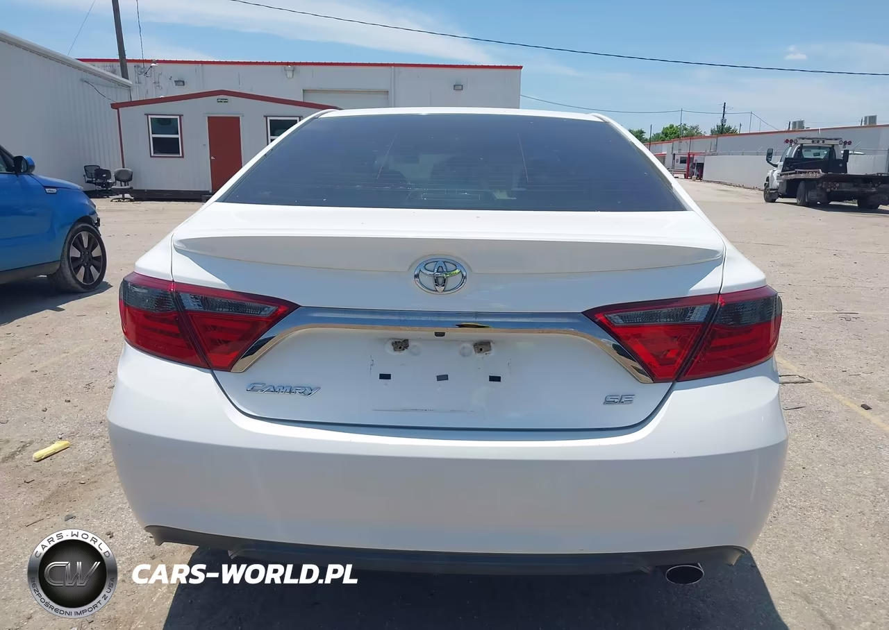 2015 Toyota Camry Se VIN:4T1BF1FK4FU493619 - 16