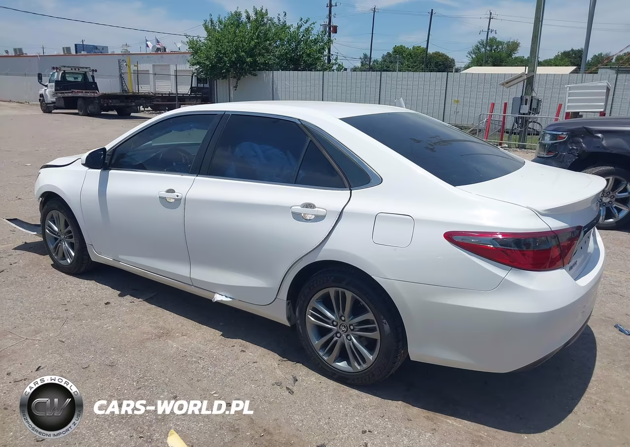 2015 Toyota Camry Se VIN:4T1BF1FK4FU493619 - 3