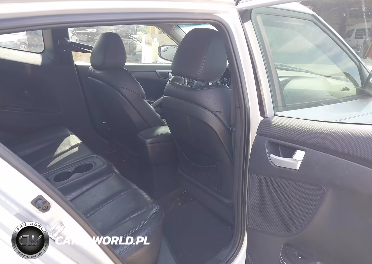 2014 Hyundai Veloster Turbo W-Black VIN:KMHTC6AE9EU200680 - 8