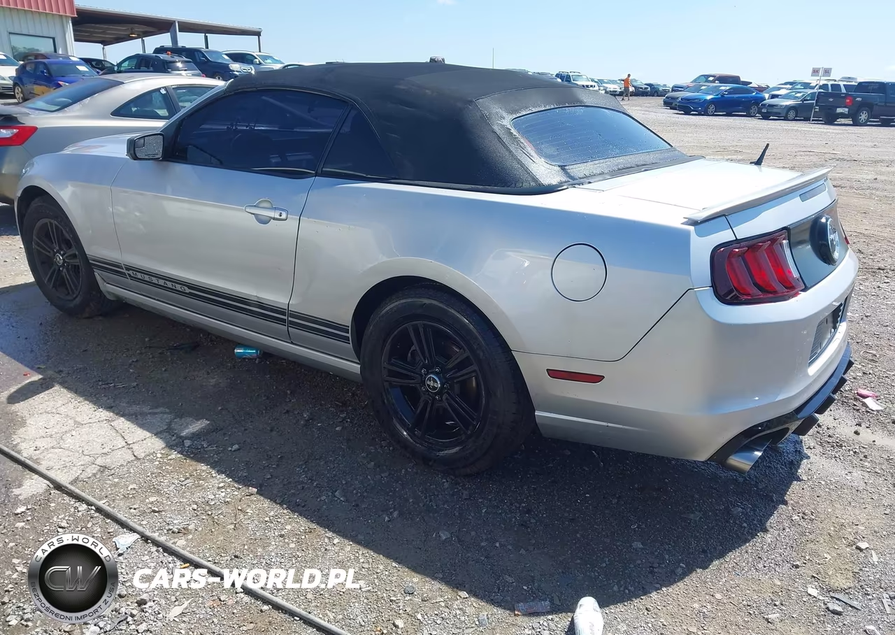 2013 Ford Mustang V6 VIN:1ZVBP8EM5D5214373 - 3