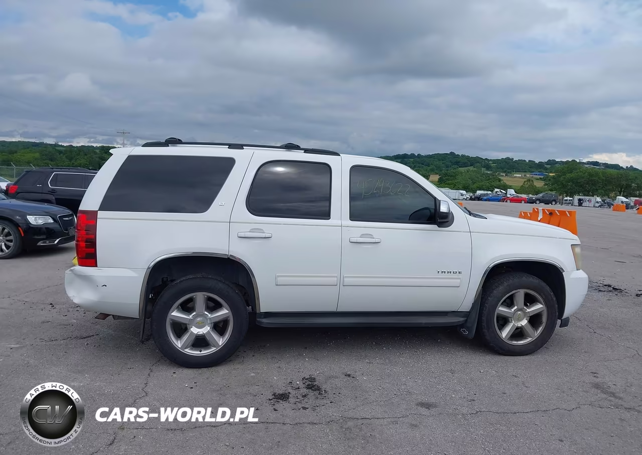 2011 Chevrolet Tahoe Lt VIN:1GNSKBE06BR390681 - 13