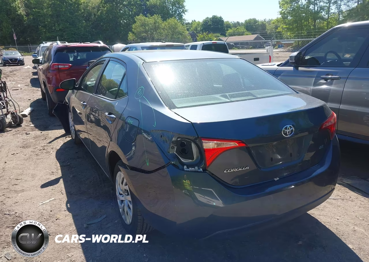 2017 Toyota Corolla Le VIN:2T1BURHE4HC917817 - 3
