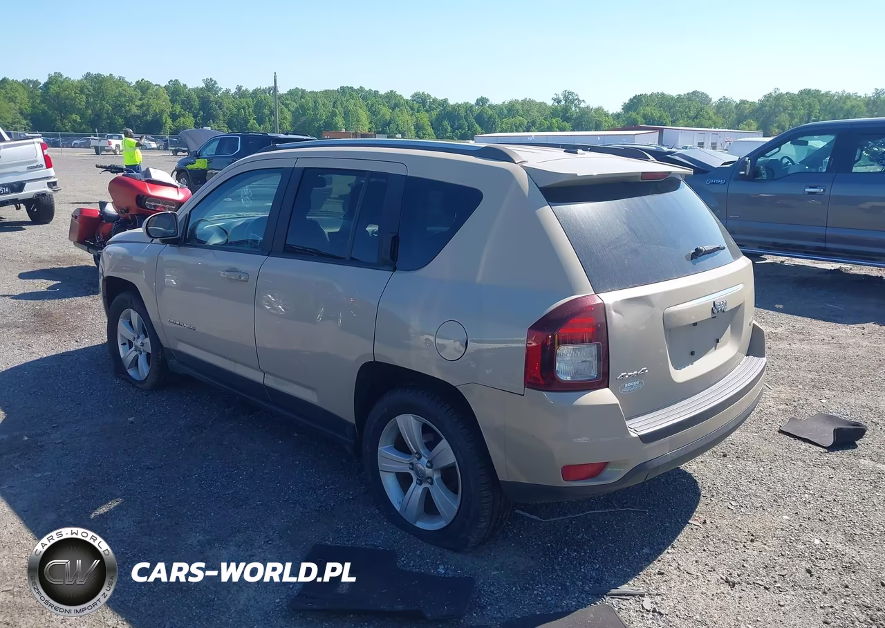 2017 Jeep Compass Latitude 4X4 VIN:1C4NJDEB1HD168335 - 3