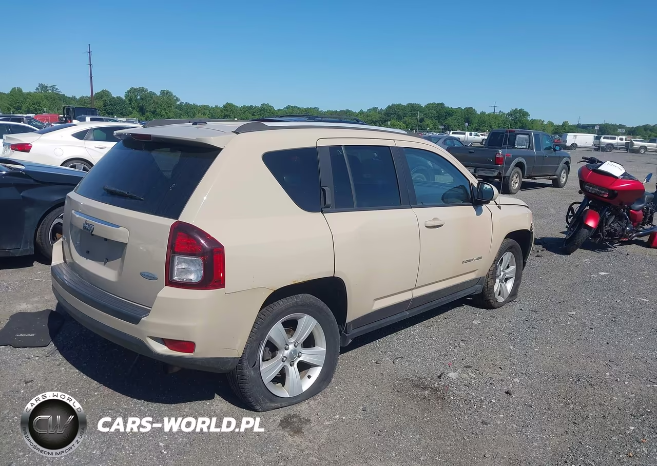 2017 Jeep Compass Latitude 4X4 VIN:1C4NJDEB1HD168335 - 4