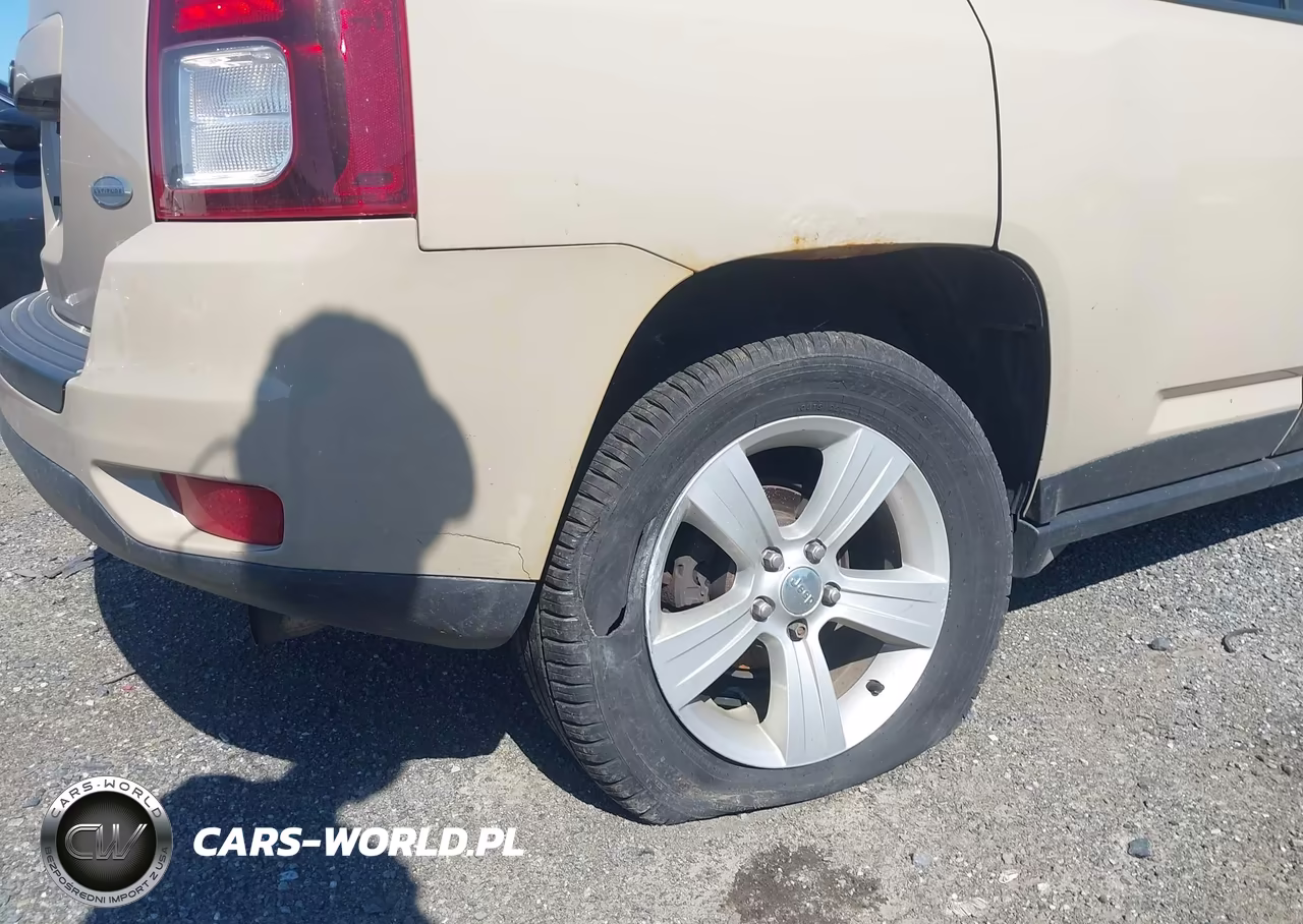 2017 Jeep Compass Latitude 4X4 VIN:1C4NJDEB1HD168335 - 6