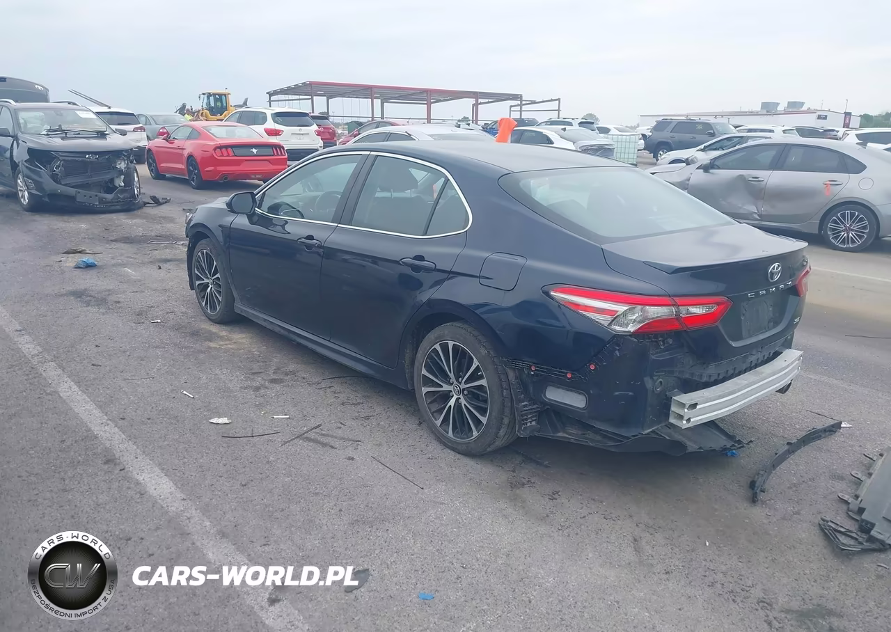 2018 Toyota Camry Se VIN:4T1B11HK1JU606947 - 3