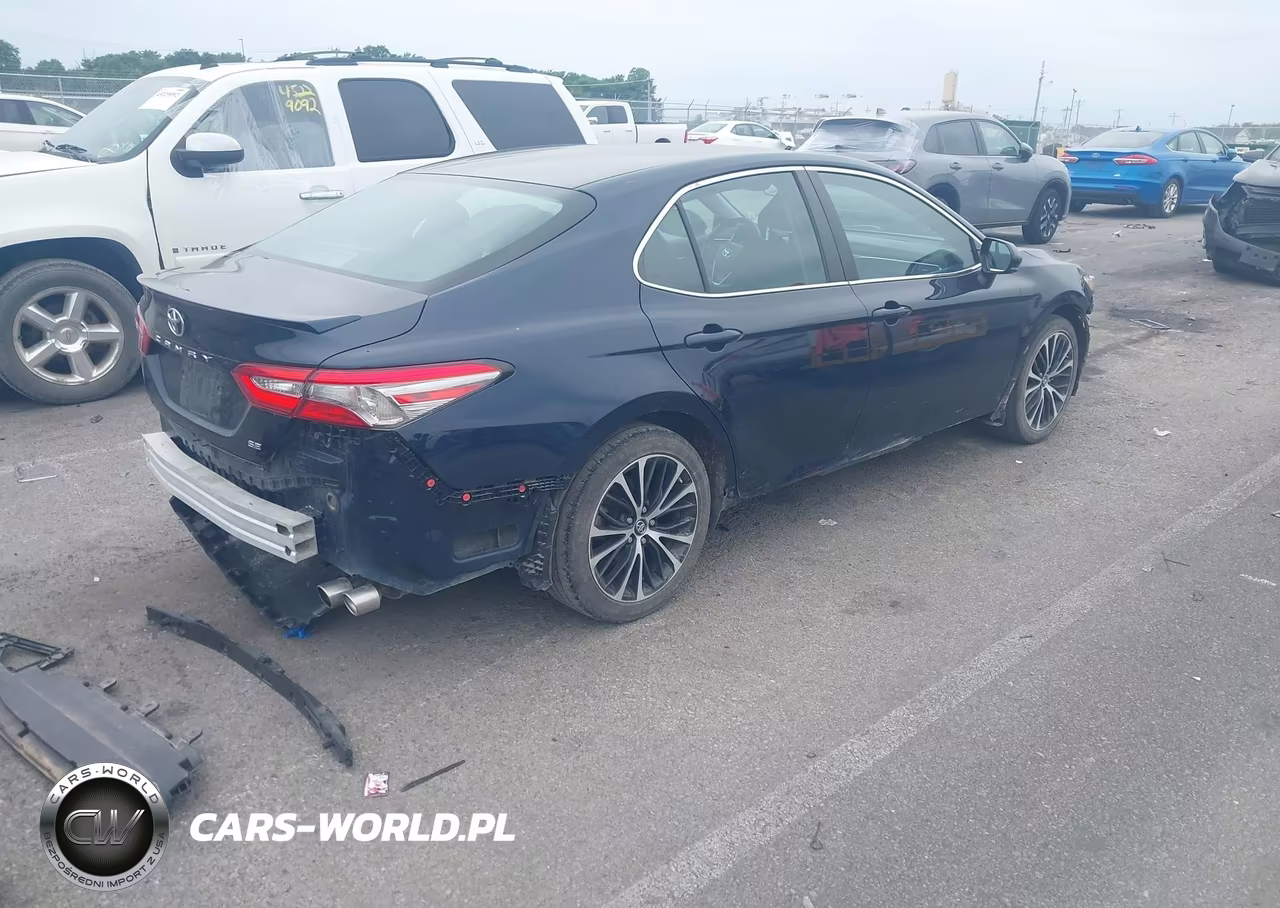 2018 Toyota Camry Se VIN:4T1B11HK1JU606947 - 4