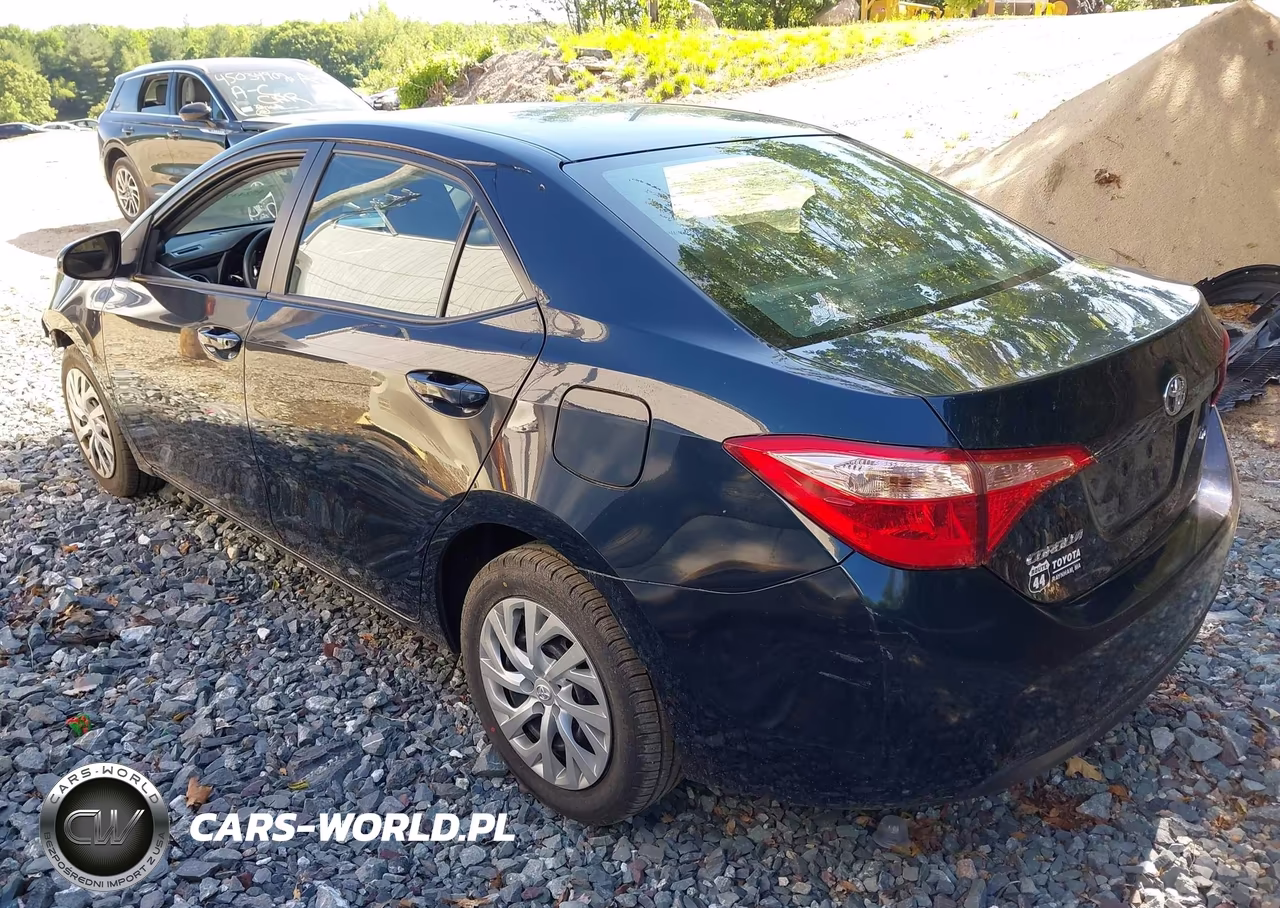 2017 Toyota Corolla Le VIN:2T1BURHE0HC824681 - 3