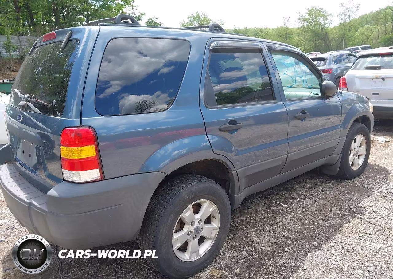 2005 Ford Escape Xlt VIN:1FMYU93125KA01884 - 4