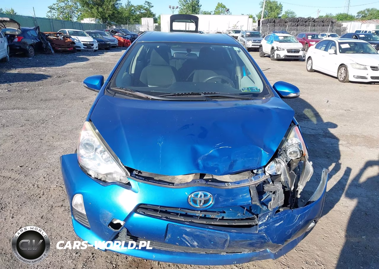 2014 Toyota Prius C Two VIN:JTDKDTB35E1070746 - 12
