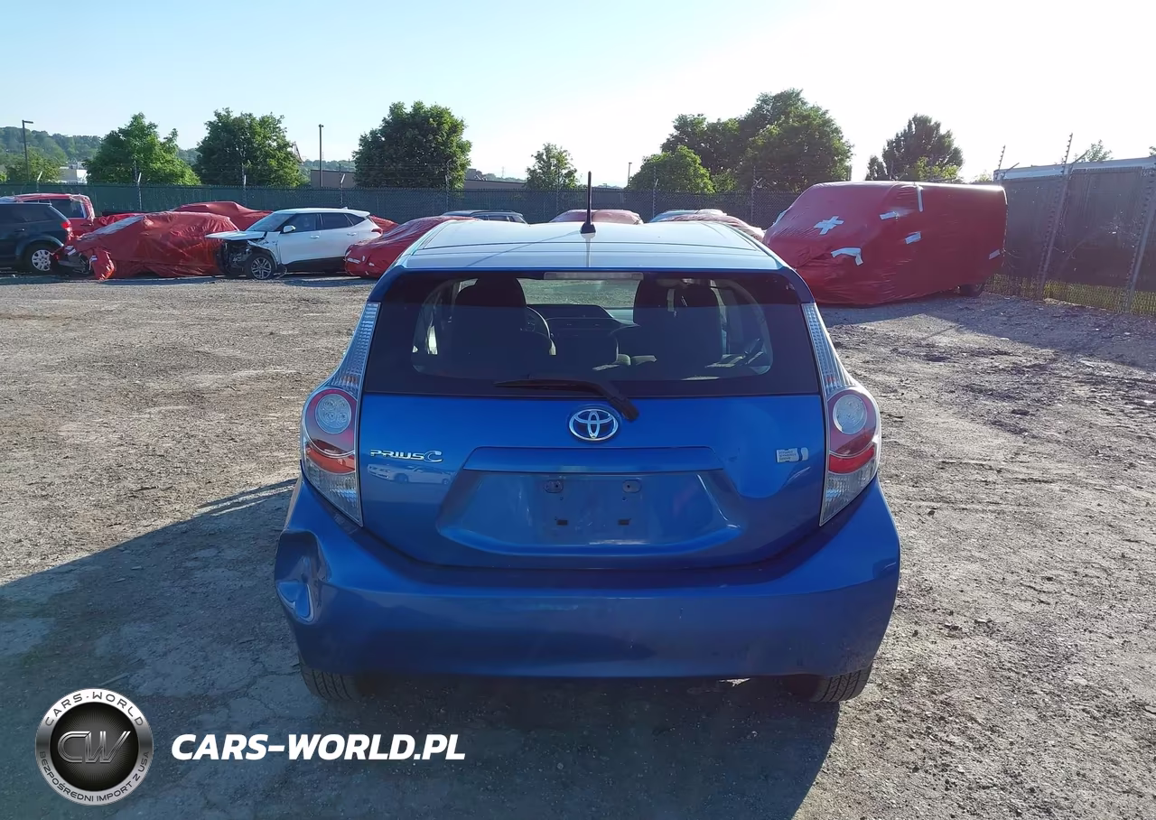 2014 Toyota Prius C Two VIN:JTDKDTB35E1070746 - 16