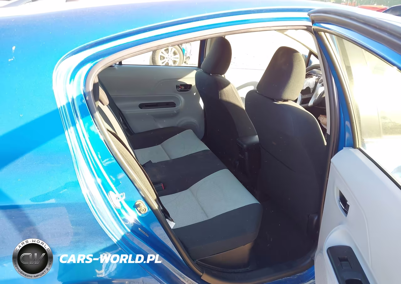 2014 Toyota Prius C Two VIN:JTDKDTB35E1070746 - 8