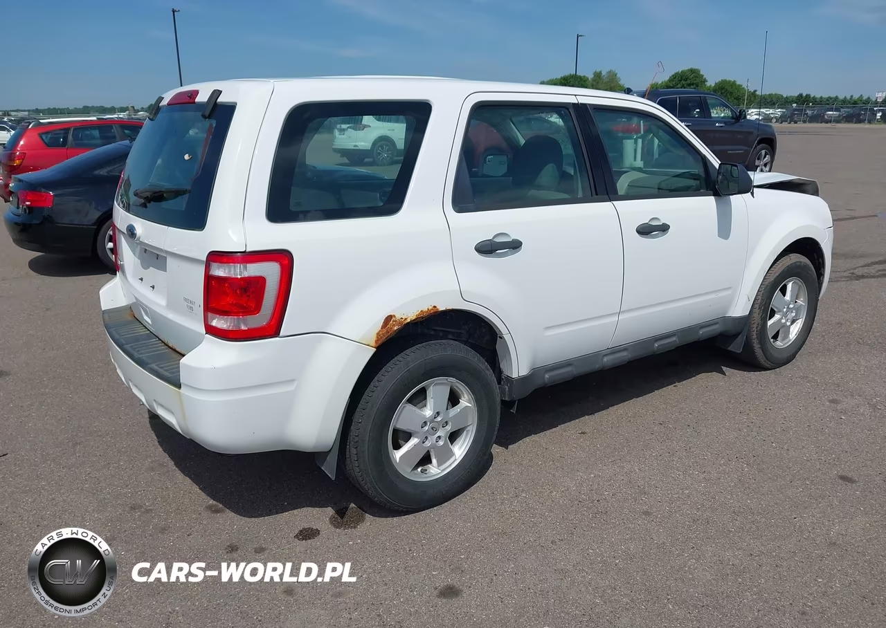 2012 Ford Escape Xls VIN:1FMCU0C76CKA23040 - 4