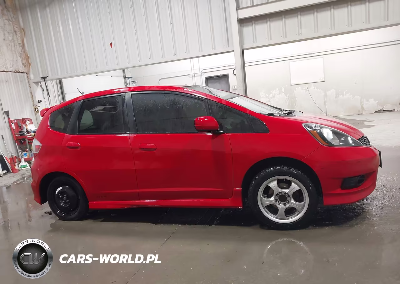 2013 Honda Fit Sport VIN:JHMGE8H5XDC054763 - 12