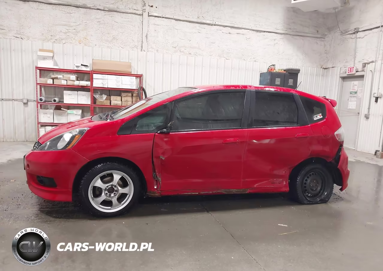 2013 Honda Fit Sport VIN:JHMGE8H5XDC054763 - 13