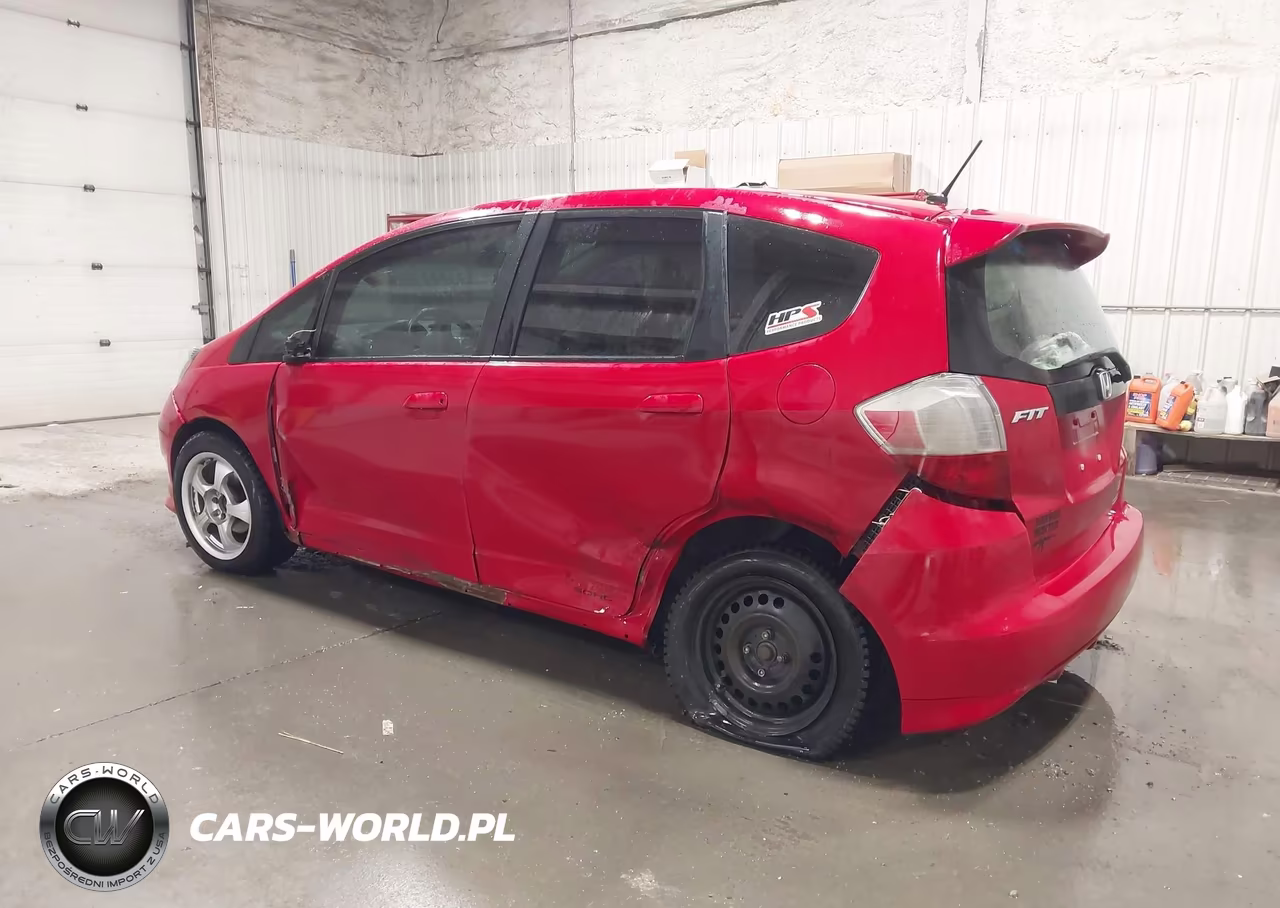 2013 Honda Fit Sport VIN:JHMGE8H5XDC054763 - 3