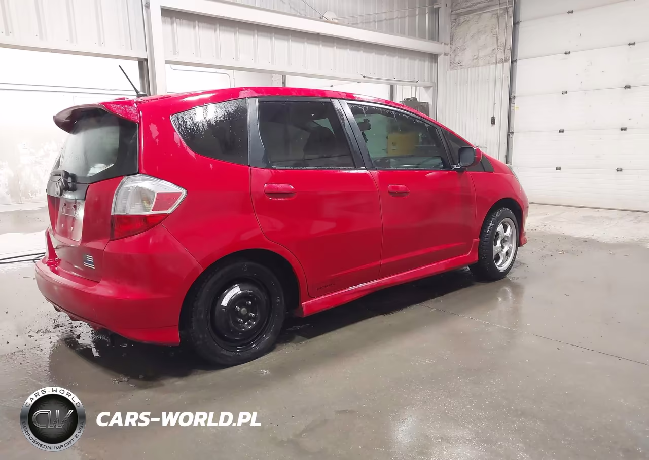 2013 Honda Fit Sport VIN:JHMGE8H5XDC054763 - 4