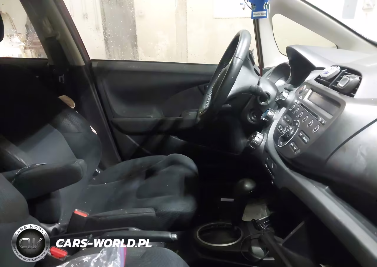 2013 Honda Fit Sport VIN:JHMGE8H5XDC054763 - 5
