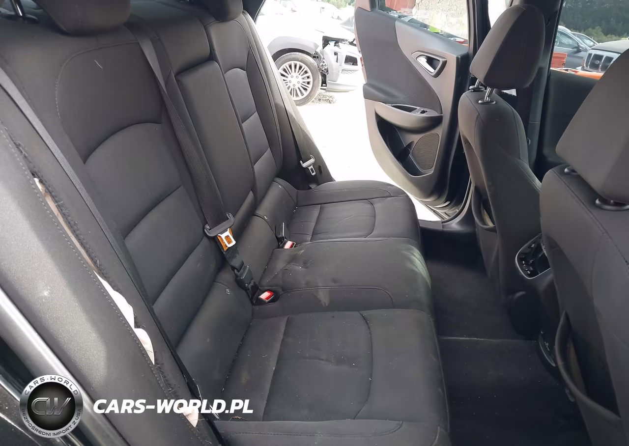 2018 Chevrolet Malibu Lt VIN:1G1ZD5ST6JF170290 - 8