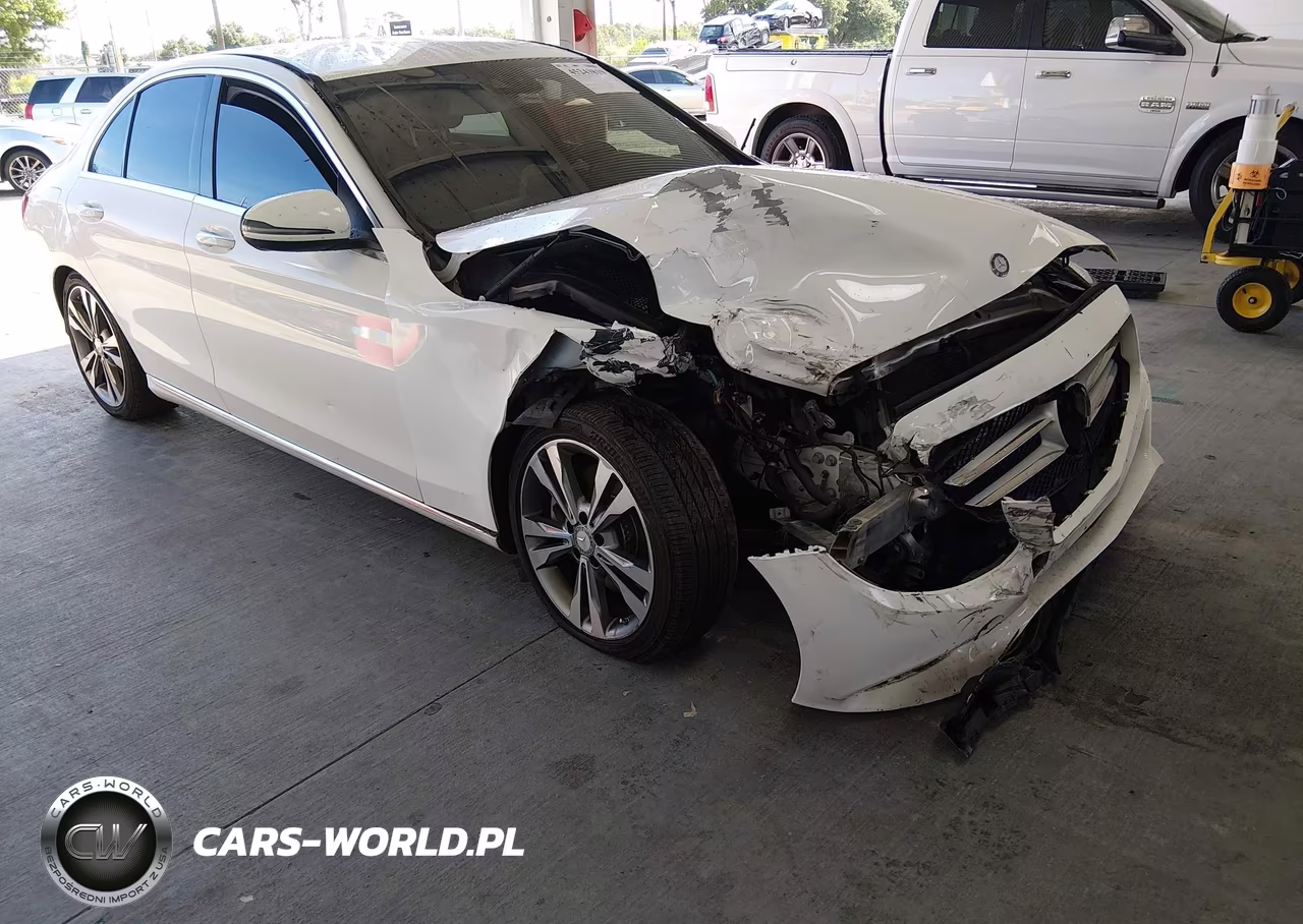 2016 Mercedes-Benz C 300 – zdjęcie 1 z 15
