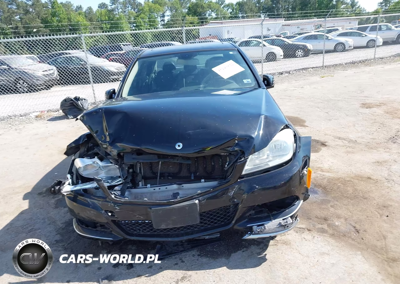 2012 Mercedes-Benz C 300 Luxury 4Matic VIN:WDDGF8BB2CR226945 - 12