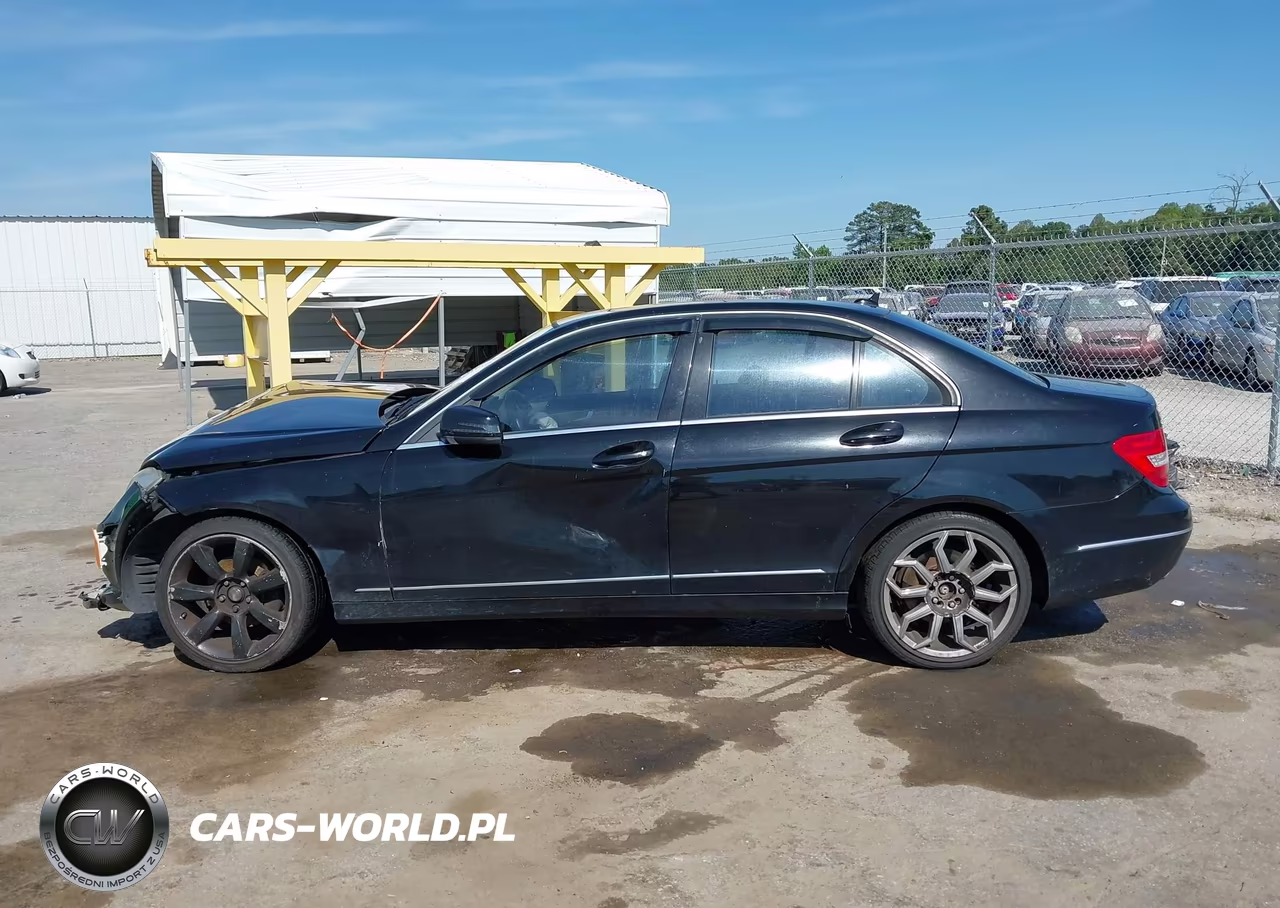 2012 Mercedes-Benz C 300 Luxury 4Matic VIN:WDDGF8BB2CR226945 - 14