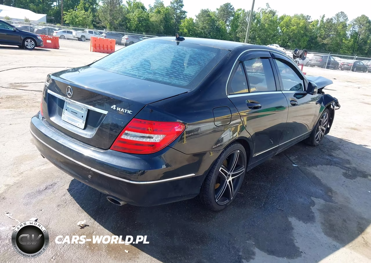 2012 Mercedes-Benz C 300 Luxury 4Matic VIN:WDDGF8BB2CR226945 - 4