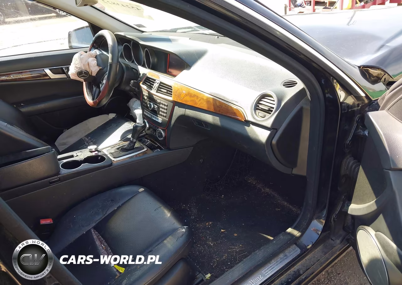2012 Mercedes-Benz C 300 Luxury 4Matic VIN:WDDGF8BB2CR226945 - 5
