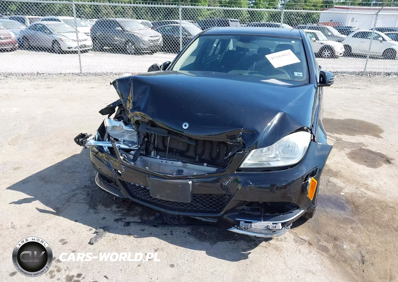 2012 Mercedes-Benz C 300 Luxury 4Matic VIN:WDDGF8BB2CR226945 - 6