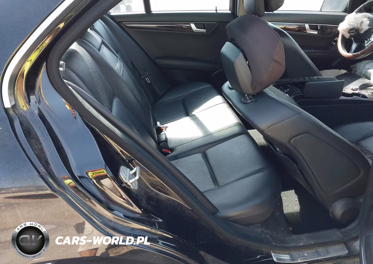 2012 Mercedes-Benz C 300 Luxury 4Matic VIN:WDDGF8BB2CR226945 - 8