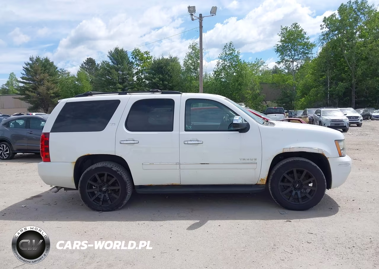 2011 Chevrolet Tahoe Ltz VIN:1GNSKCE08BR138081 - 13