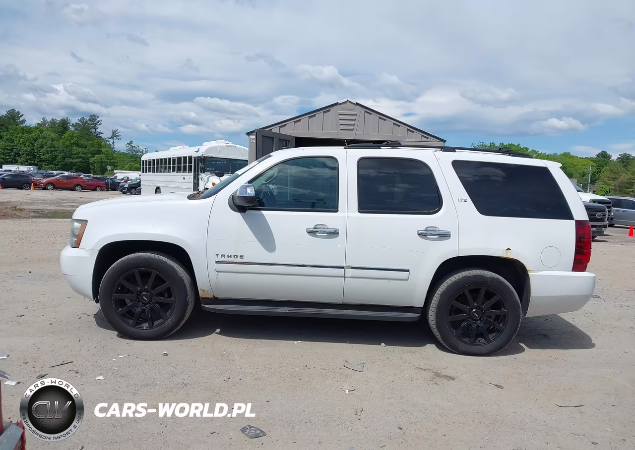 2011 Chevrolet Tahoe Ltz VIN:1GNSKCE08BR138081 - 14