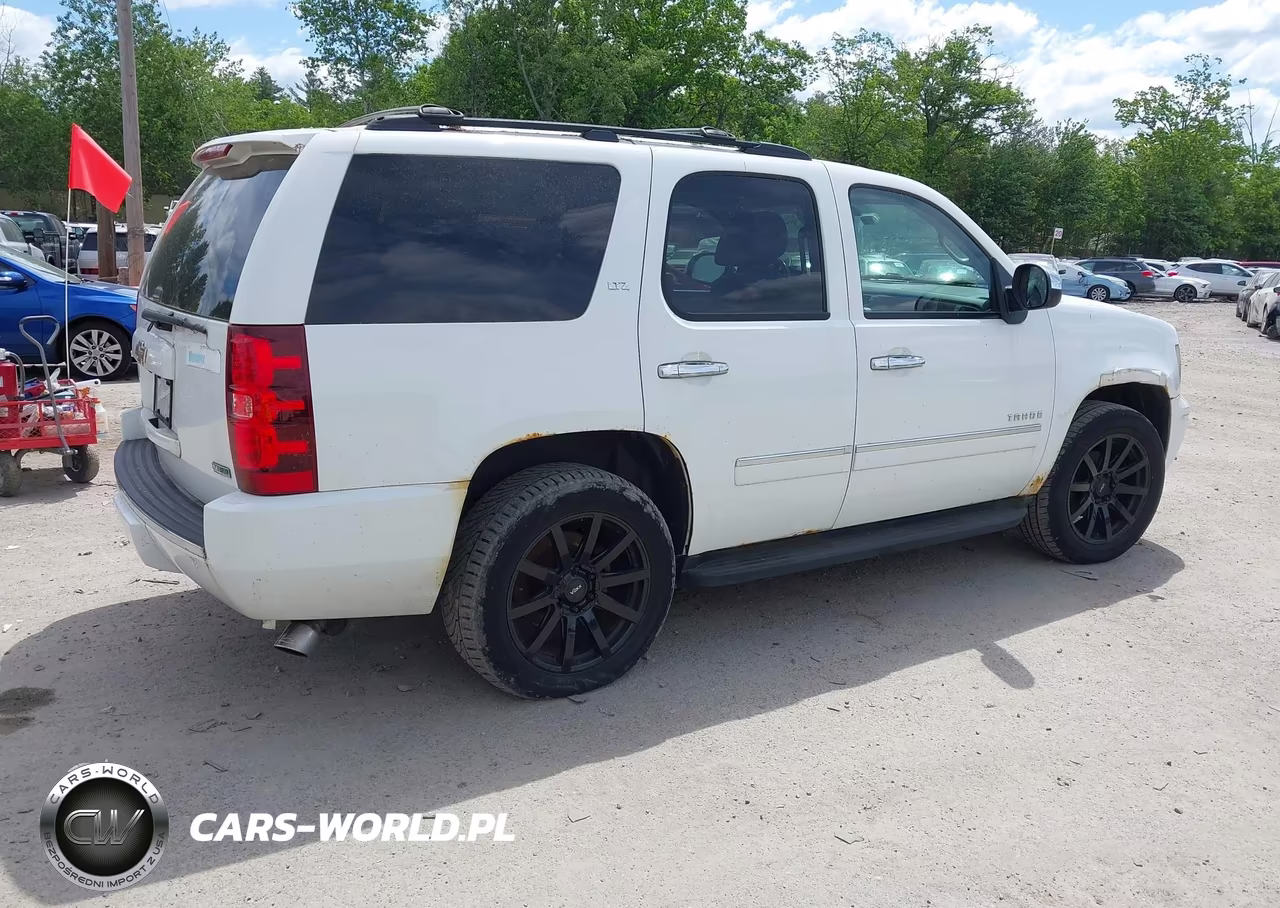 2011 Chevrolet Tahoe Ltz VIN:1GNSKCE08BR138081 - 4