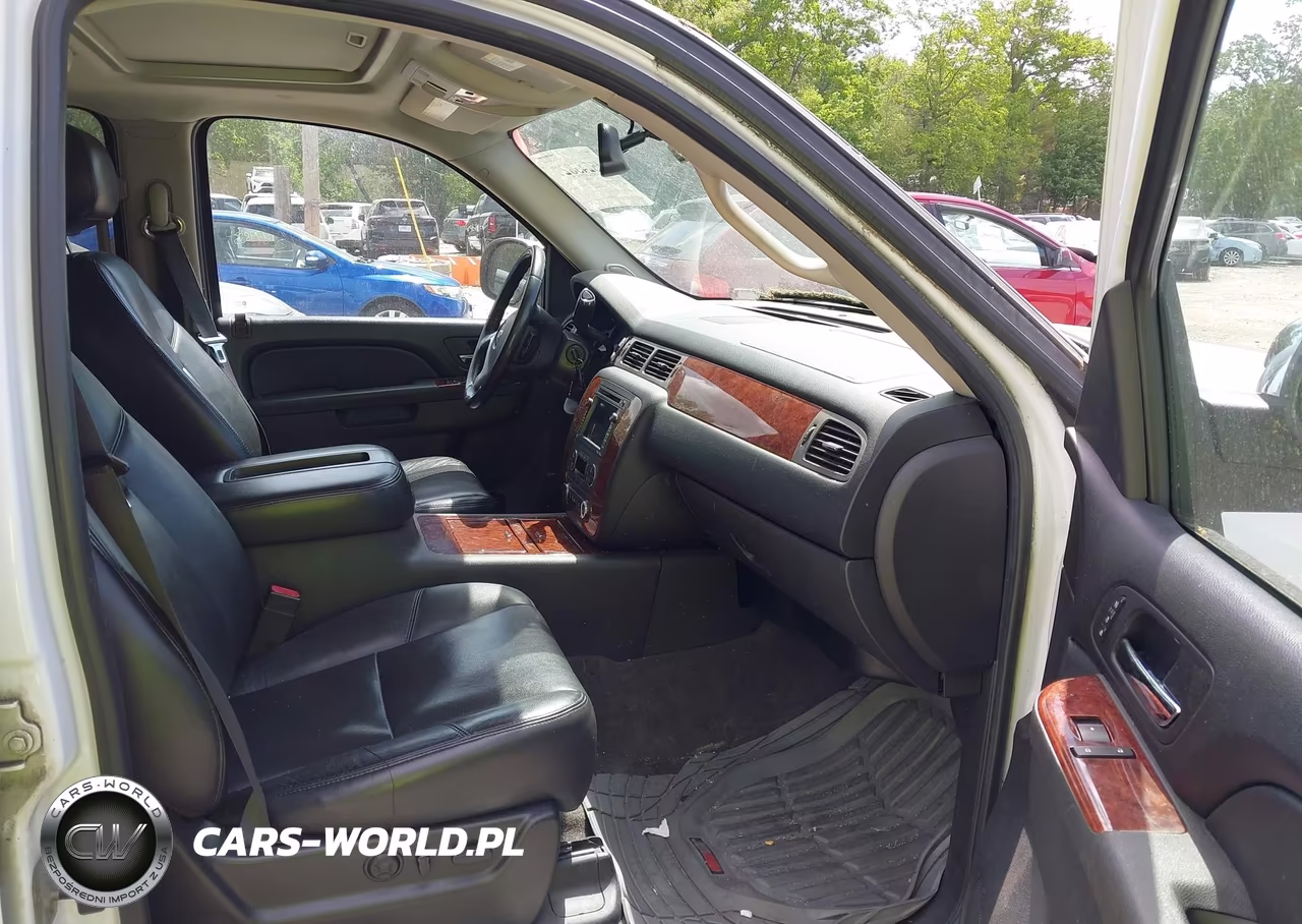 2011 Chevrolet Tahoe Ltz VIN:1GNSKCE08BR138081 - 5
