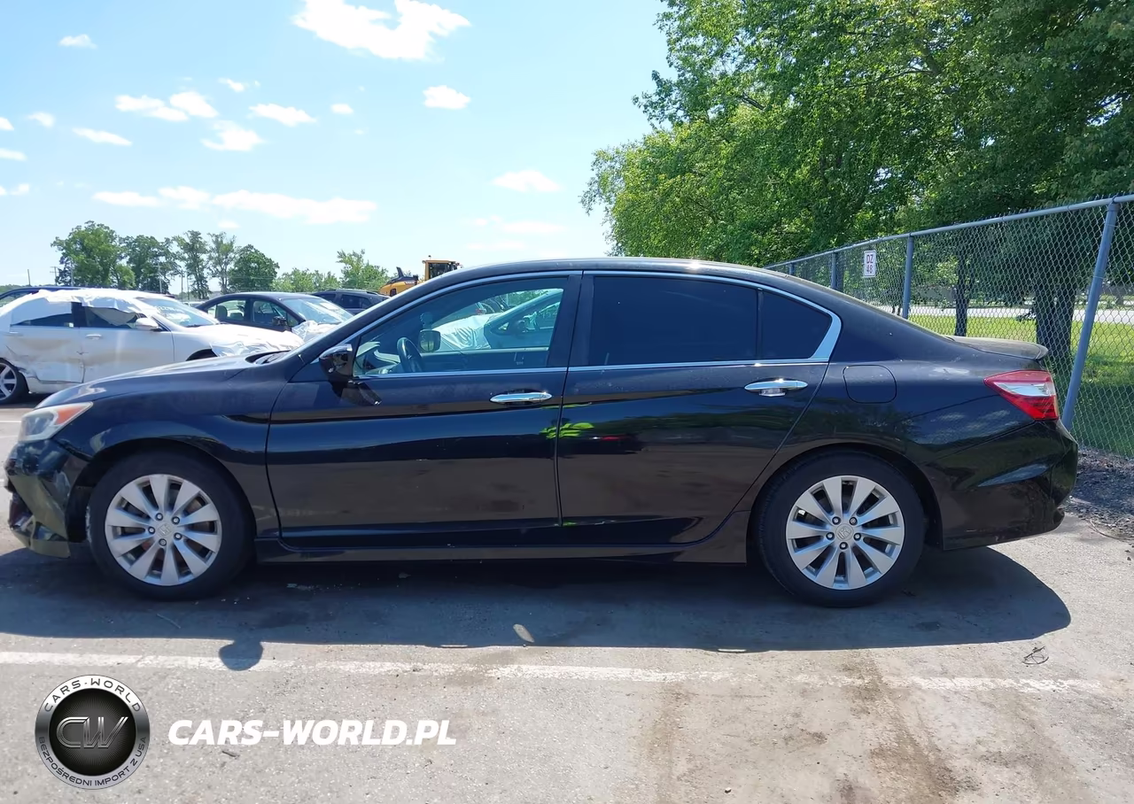 2017 Honda Accord Sport VIN:1HGCR2F5XHA022936 - 14