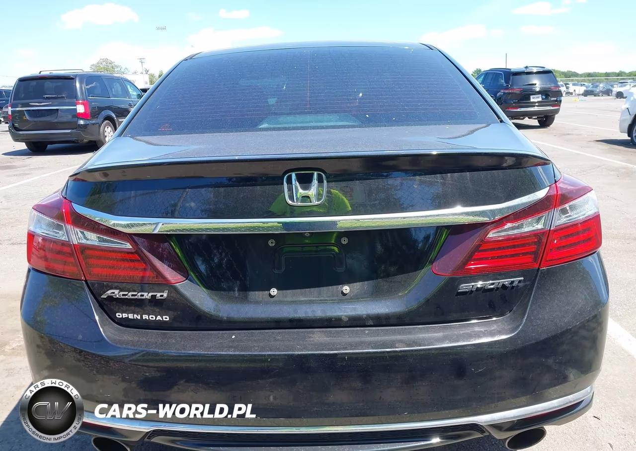 2017 Honda Accord Sport VIN:1HGCR2F5XHA022936 - 16