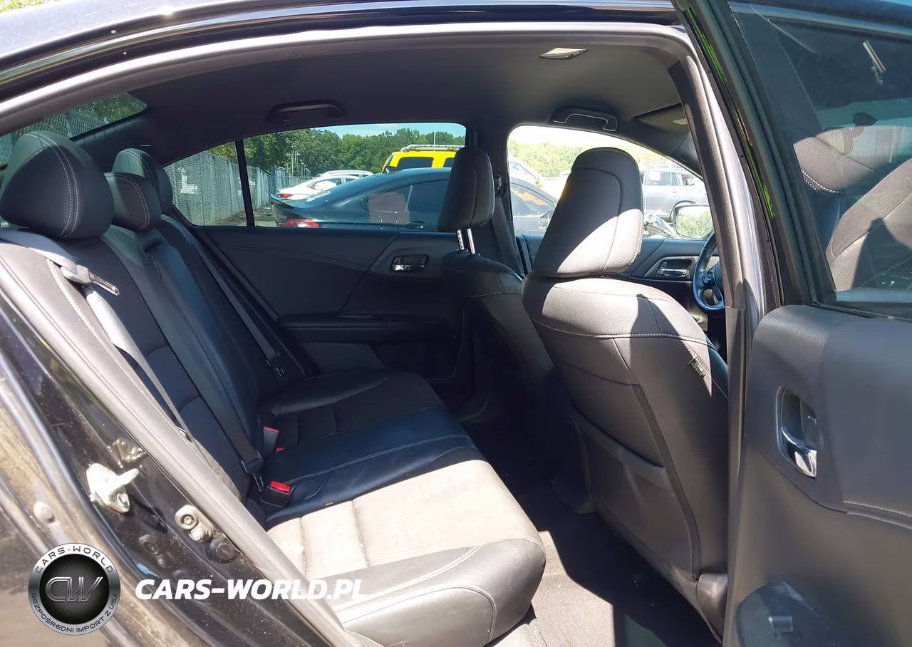 2017 Honda Accord Sport VIN:1HGCR2F5XHA022936 - 8