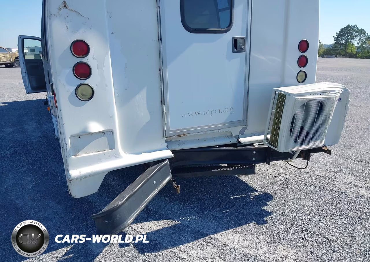 1999 Chevrolet Express Rv Cutaway VIN:1GBJG31J7X1129774 - 11