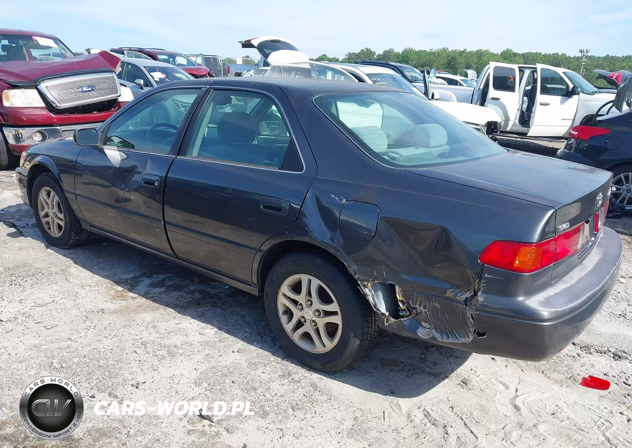 2000 Toyota Camry Le V6 VIN:4T1BF22KXYU943014 - 3