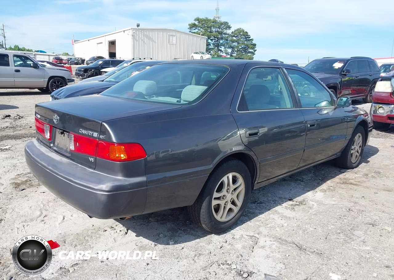 2000 Toyota Camry Le V6 VIN:4T1BF22KXYU943014 - 4