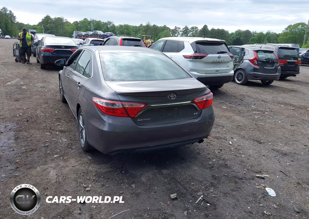 2015 Toyota Camry Se VIN:4T1BF1FK1FU103298 - 16