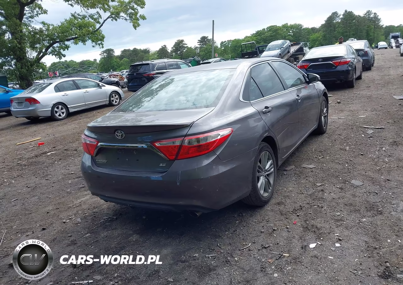 2015 Toyota Camry Se VIN:4T1BF1FK1FU103298 - 4