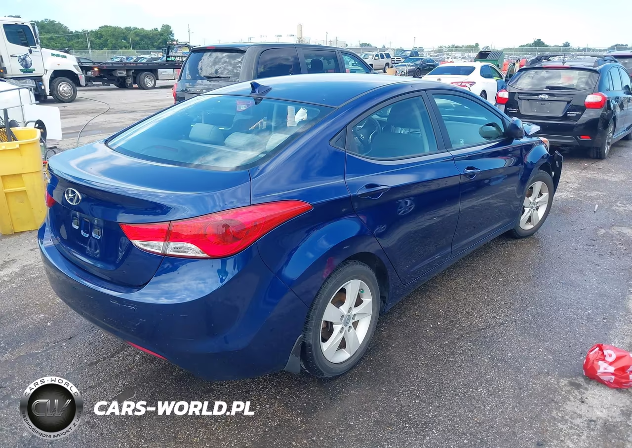2013 Hyundai Elantra Gls VIN:KMHDH4AE4DU557452 - 4