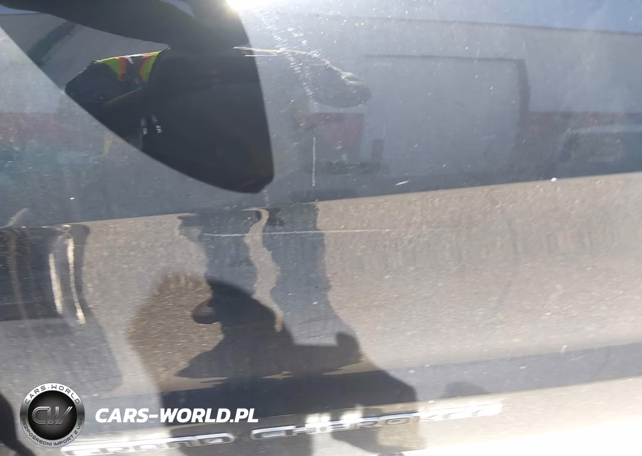 2019 Jeep Grand Cherokee Laredo E 4X4 VIN:1C4RJFAG8KC754235 - 12