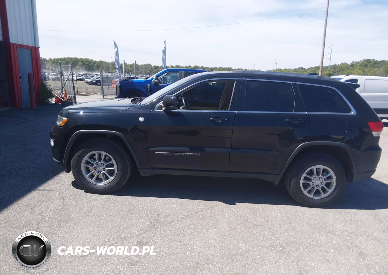 2019 Jeep Grand Cherokee Laredo E 4X4 VIN:1C4RJFAG8KC754235 - 19