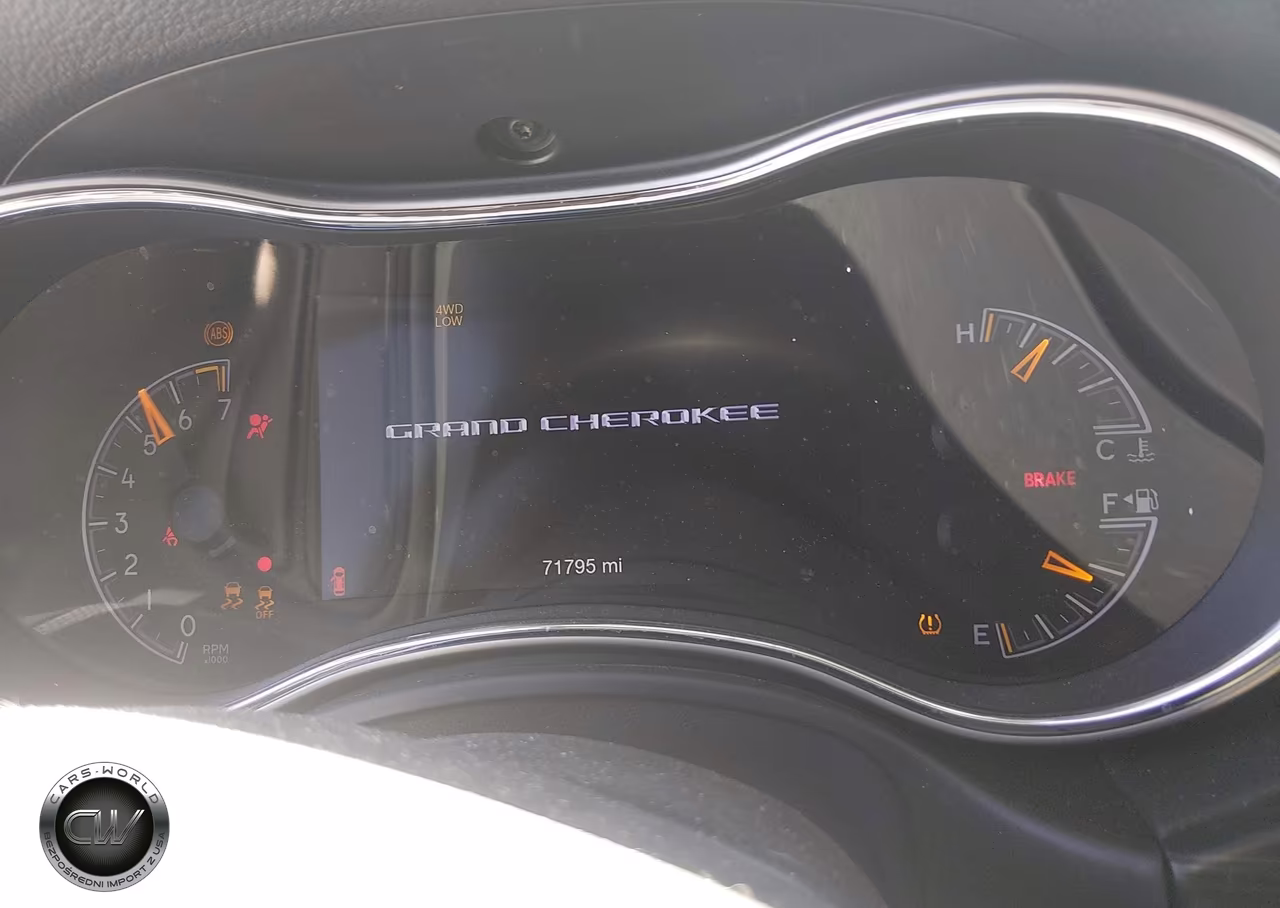 2019 Jeep Grand Cherokee Laredo E 4X4 VIN:1C4RJFAG8KC754235 - 7