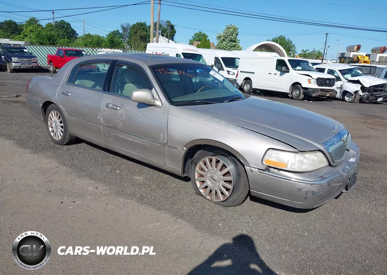 2003 Lincoln Town Car Signature
