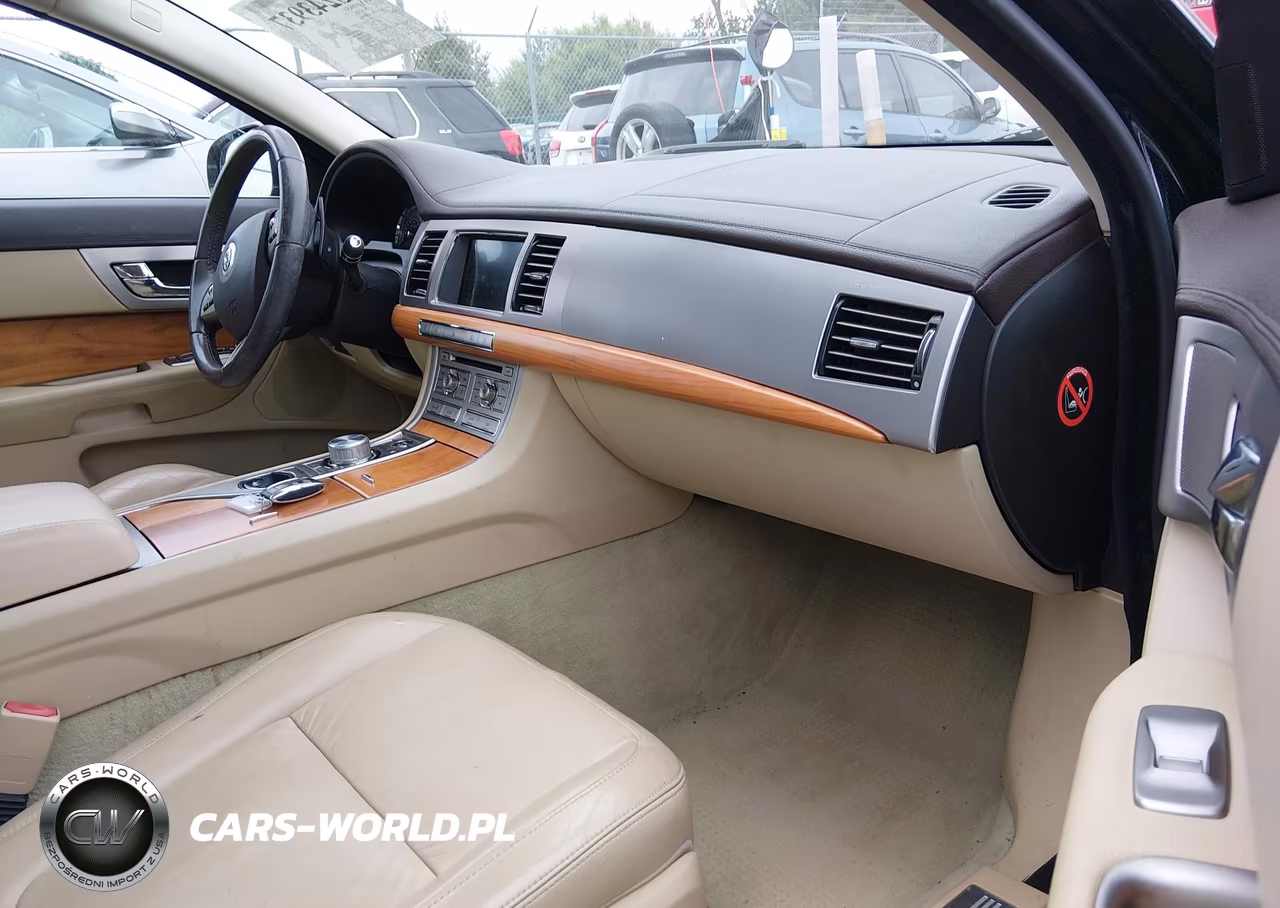 2010 Jaguar Xf VIN:SAJWA0FA1AHR65915 - 5