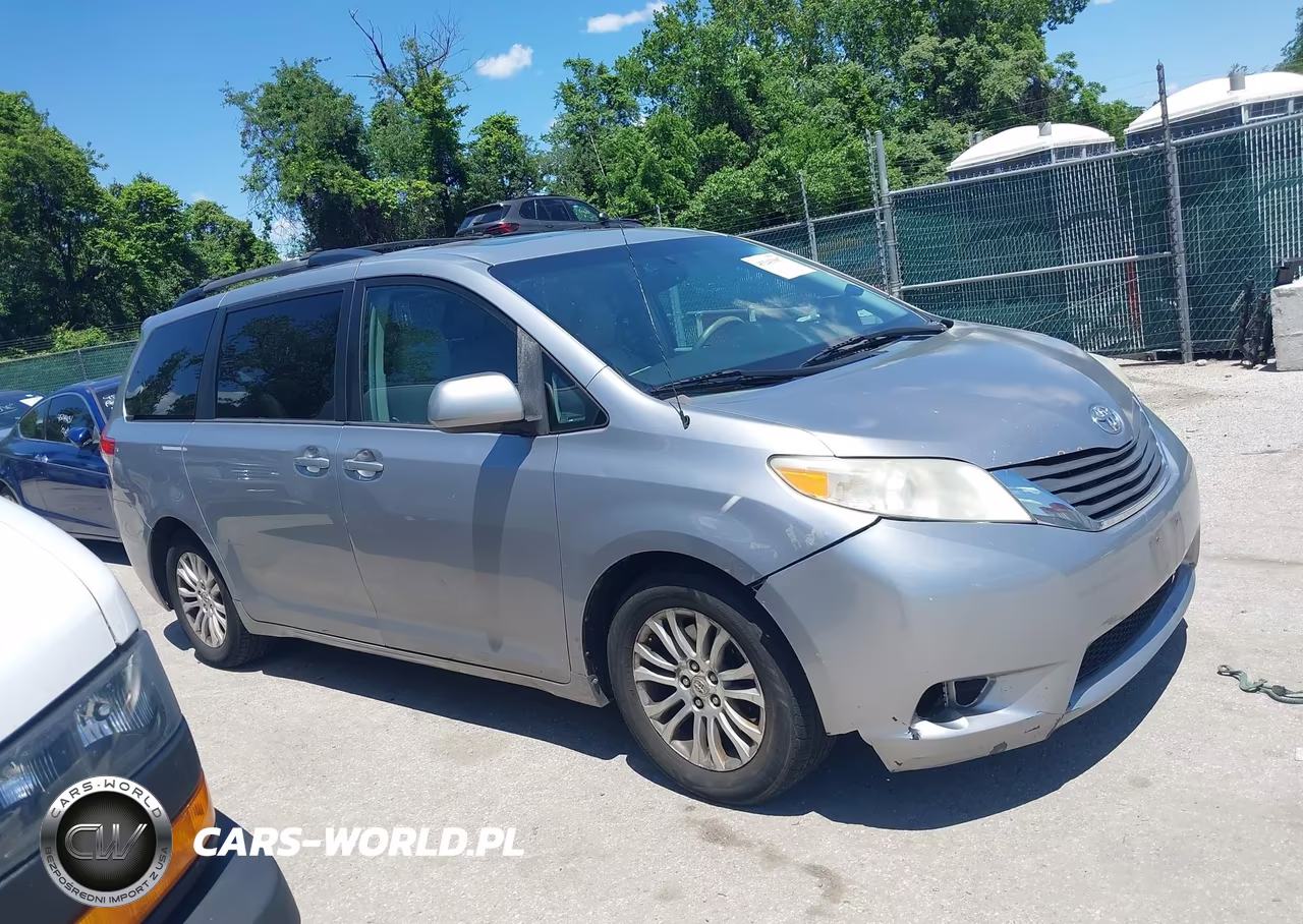 2012 Toyota Sienna Xle V6 8 Passenger VIN:5TDYK3DCXCS225871 - 13